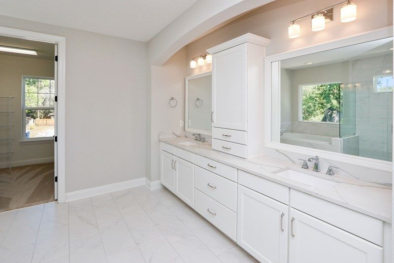 The Blackwater II - Owner's Bath