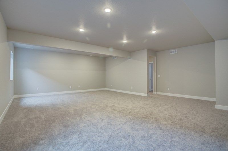 The Ivyglen - Game Room