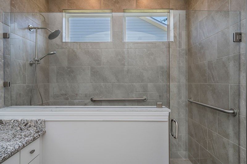 The Pendula - Owner's Bath