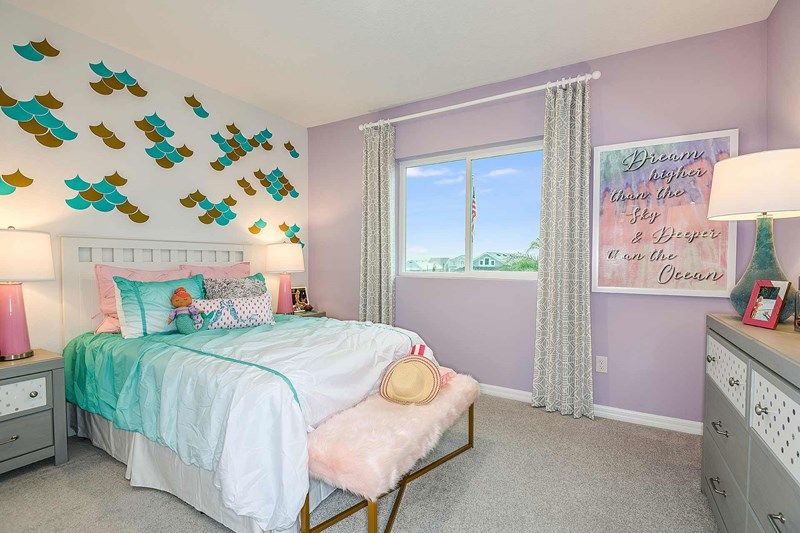 The Redwing - Bedroom