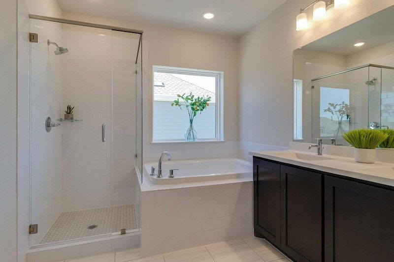 The Wildflower - Owner's Bath