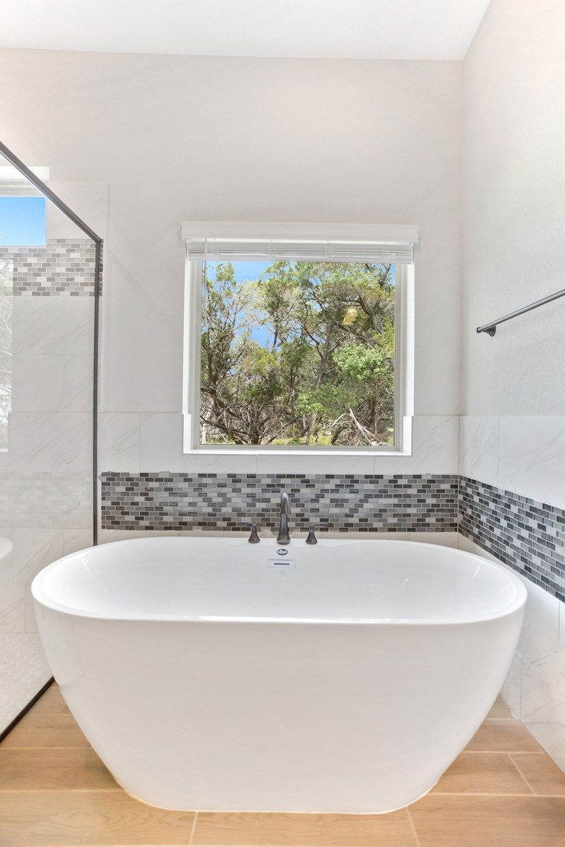 The Stonecrest - Owner's Bath
