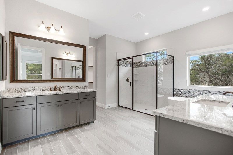 The Stonecrest - Owner's Bath