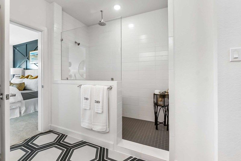The Hammerly - Owner's Bath