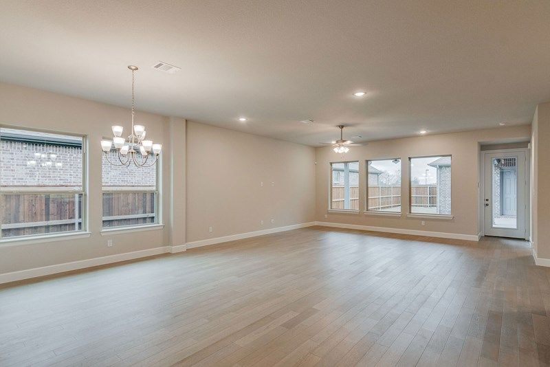 The Mandolyn - Living Room
