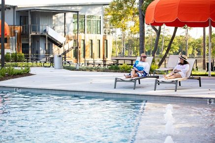 Grand Central Park - Pool