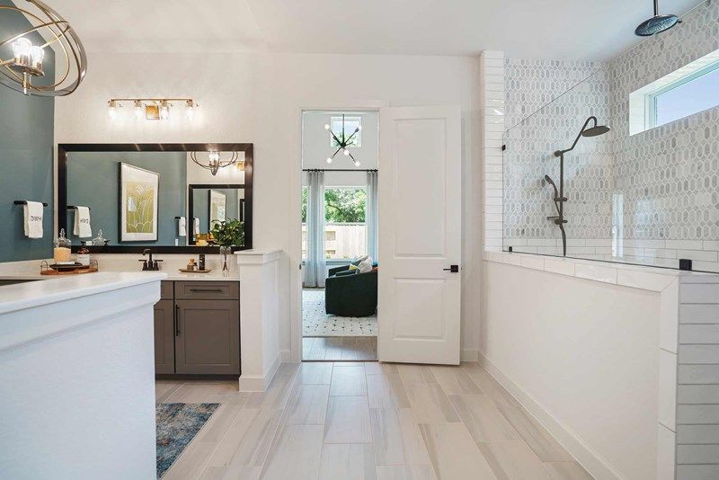 The Layton - Owner's Bath