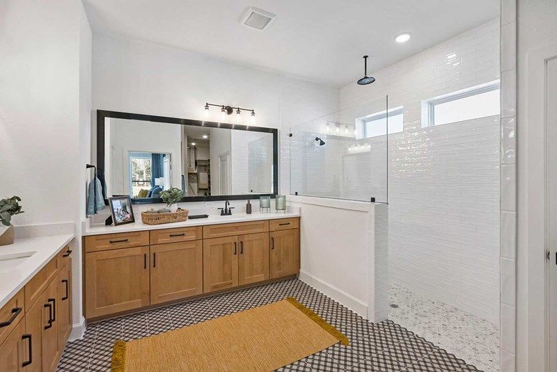 The Hanford - Owner's Bath