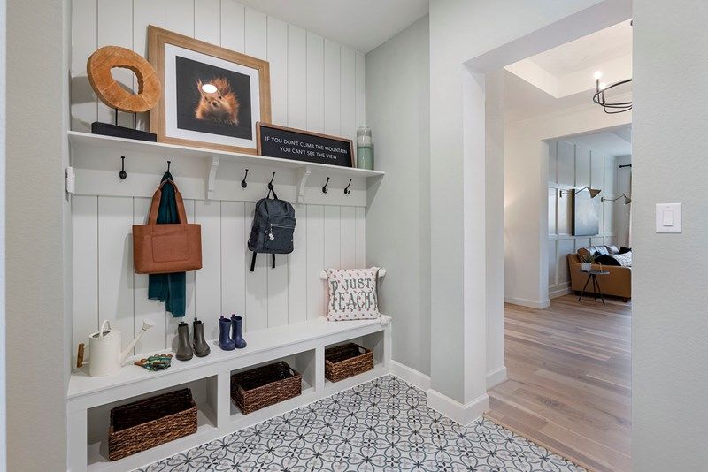 The Leeward - Family Foyer