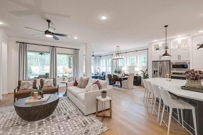 The Pinto - Living Room