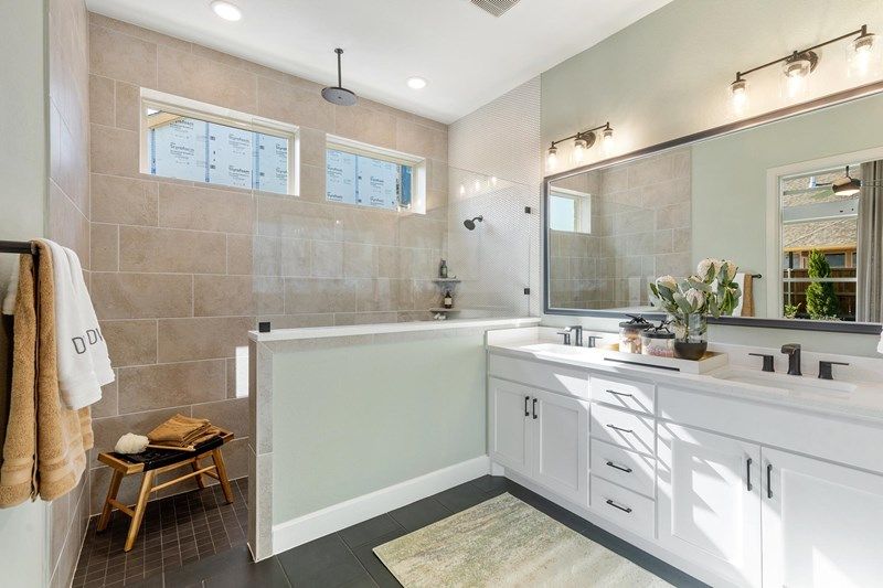 The Forreston - Owner's Bath
