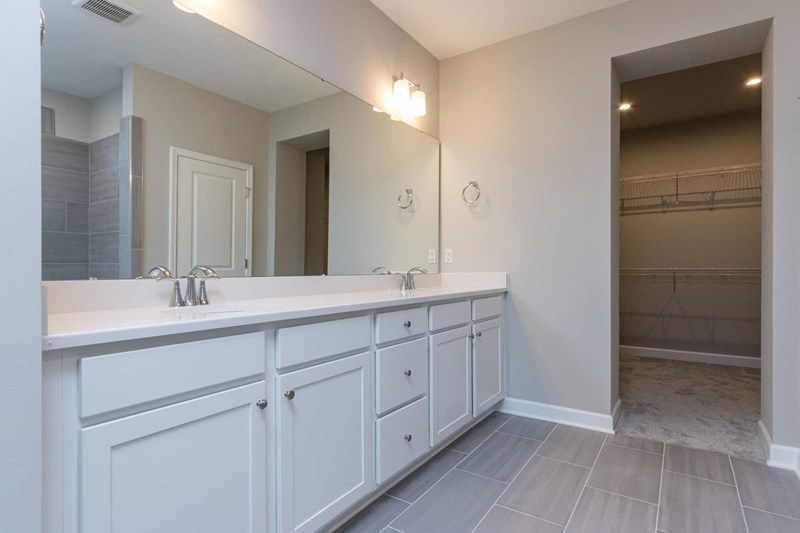 The Buckhorn - Owner's Bath