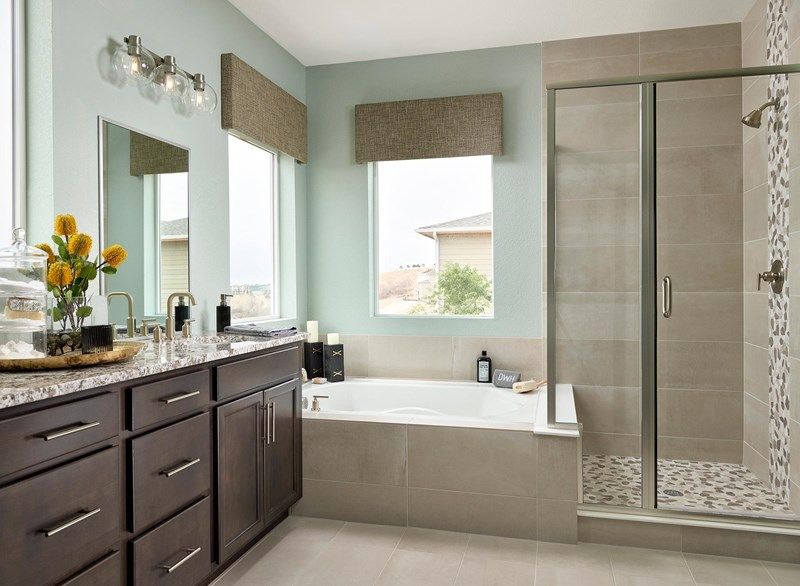 The Deerfield - Owner's Bath