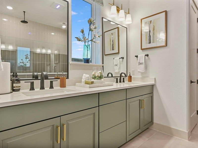 The Panhandle - Owner's Bath