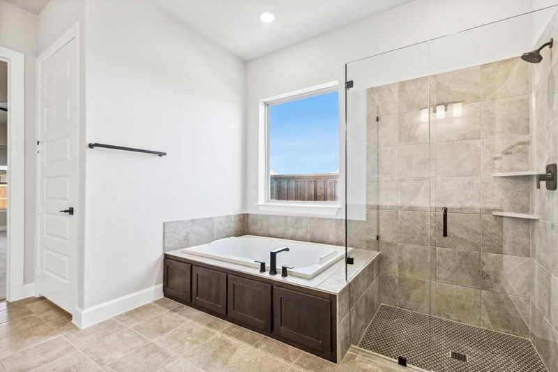 The Farnsworth - Owner's Bath
