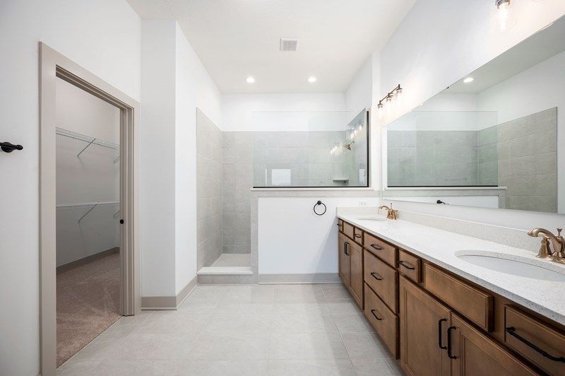 The Maidenhair - Owner's Bath