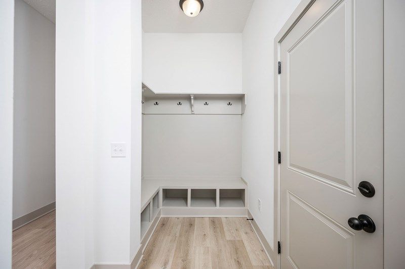 The Maidenhair - Mudroom