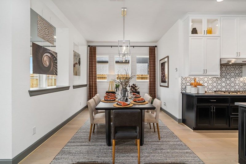 The Leeward - Dining