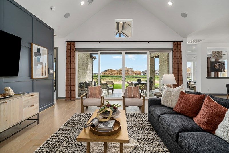 The Leeward - Family Room