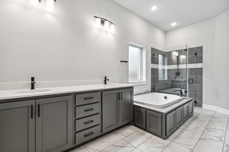 The Roseville - Owner's Bath