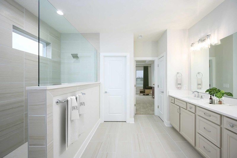 The Bluestem - Owner's Bath