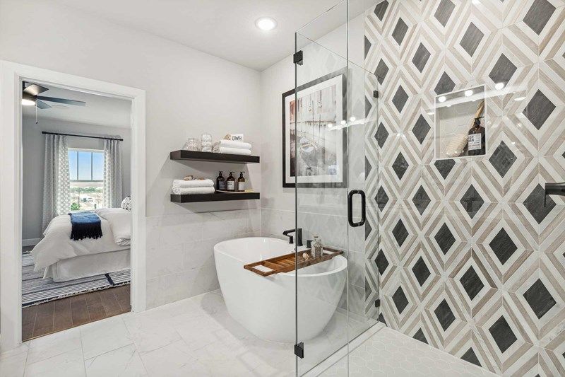 The Ridgepoint - Owner's Bath