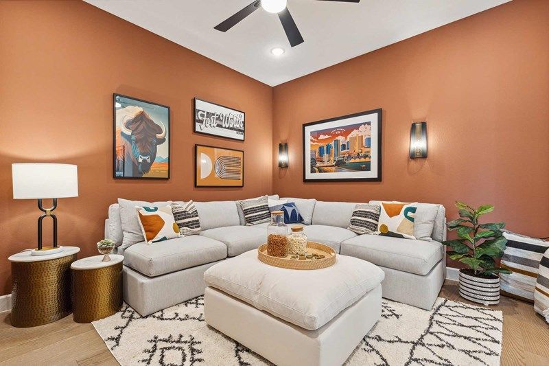 The Caroline - TV Room