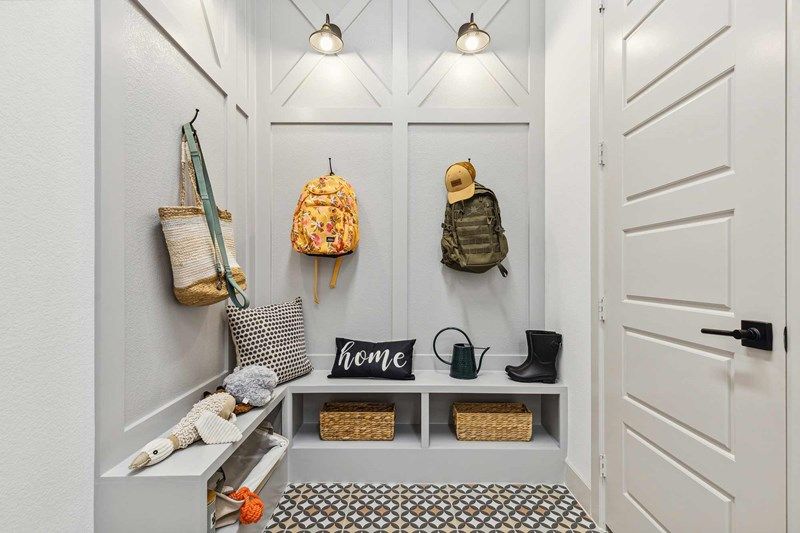 The Caroline - Family Foyer