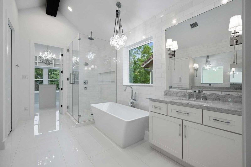 The Faust - Owner's Bath