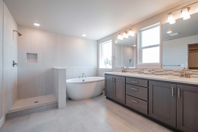 The Cabot - Owner's Bath