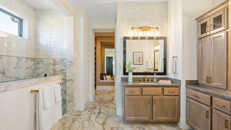 The Vanner - Owner's Bath