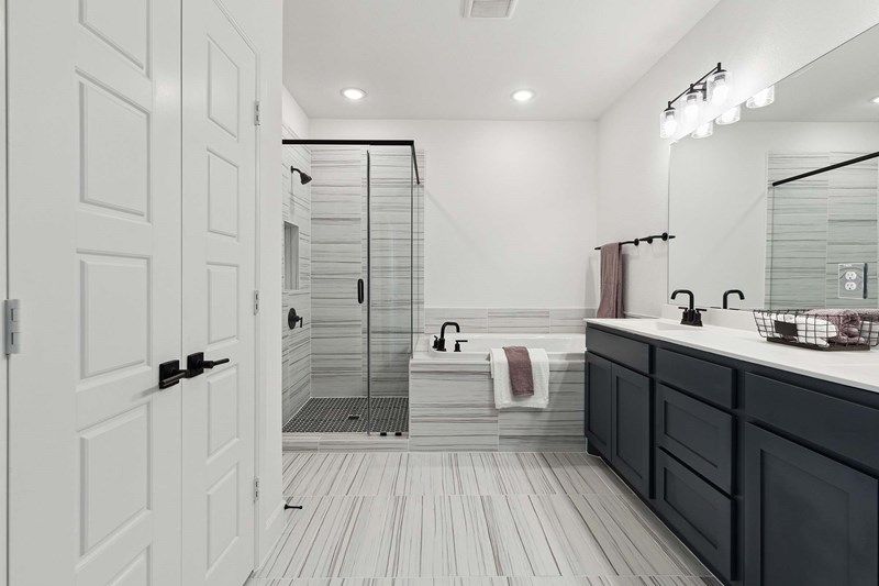 The Laurinda - Owner's Bath