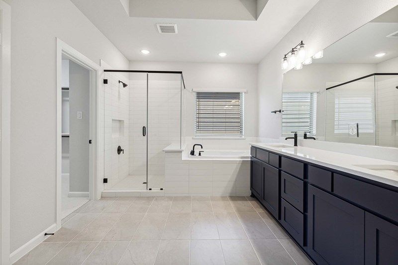 The Peppervine - Owner's Bath
