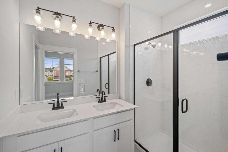 The Lindenberry - Owner's Bath