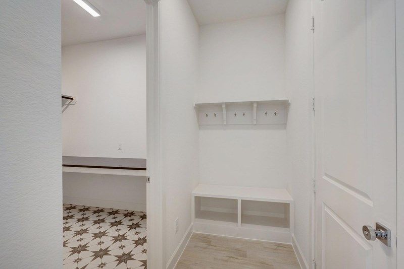 The Bluffwood - Mudroom
