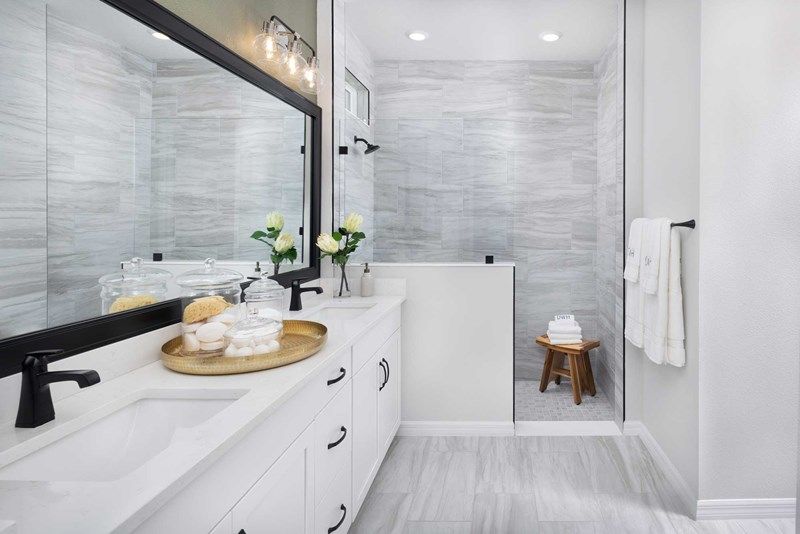 The Mapleton - Owner's Bath