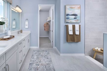 The Redwing - Owner's Bath