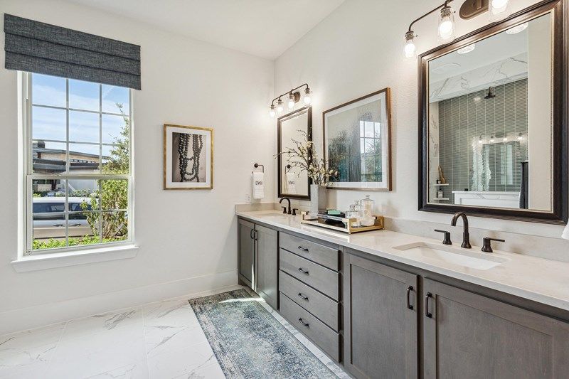 The Ridgemont - Owner's Bath