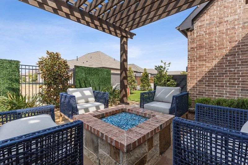 The Ridgemont - Outdoor Living