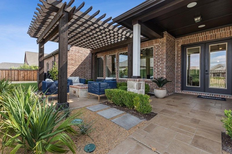 The Ridgemont - Outdoor Living