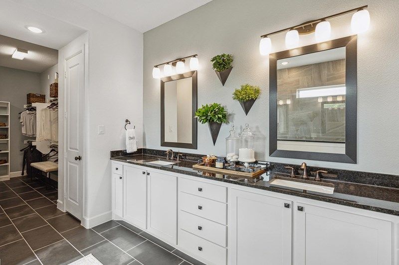 The Middlebrook - Owner's Bath