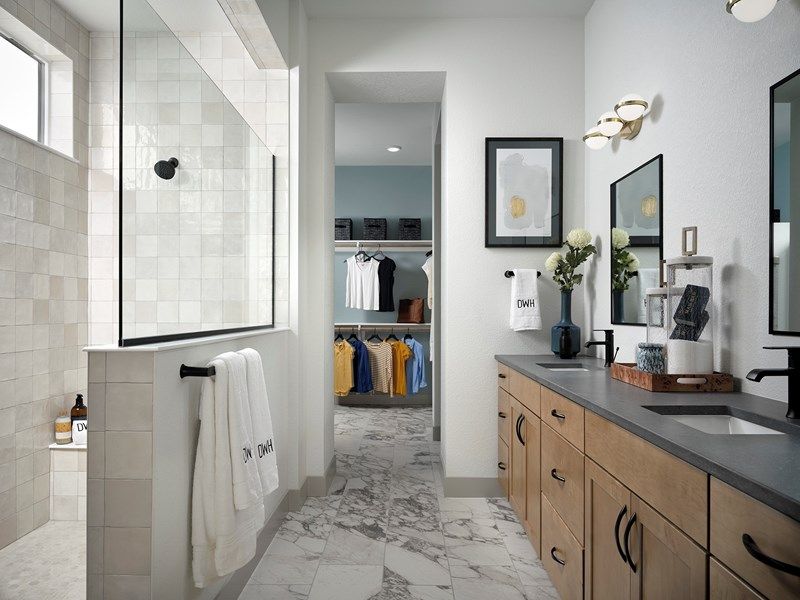 The Miramont - Owner's Bath