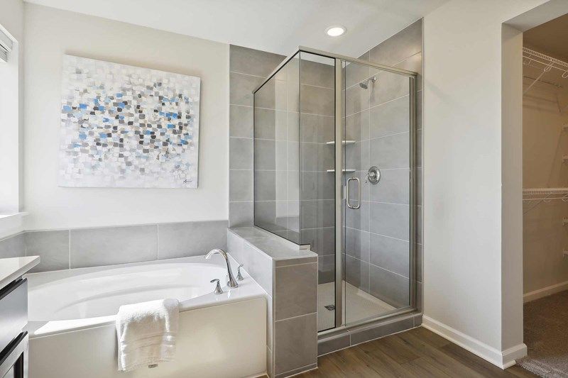 The Cagney - Owner's Bath