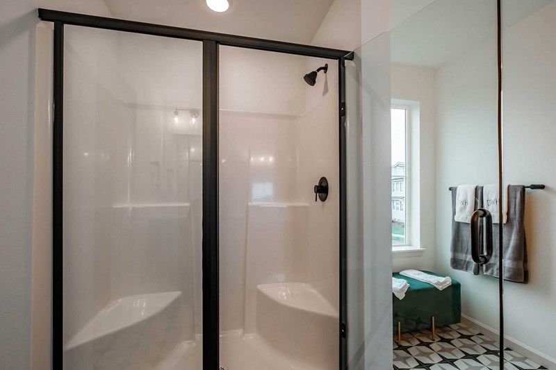 The Longdale - Owner's Bath