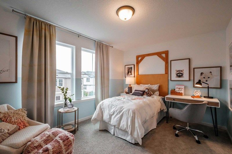 The Longdale - Bedroom