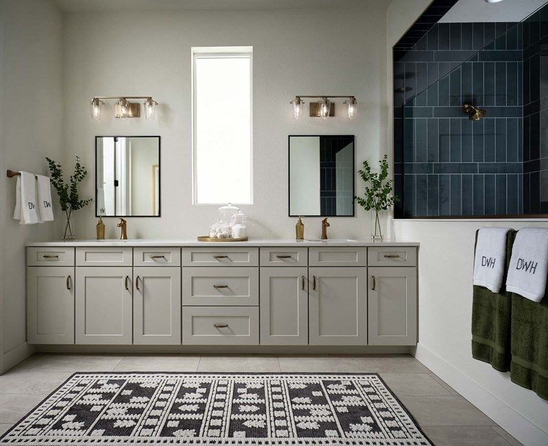 The Greenhorn - Owner's Bath