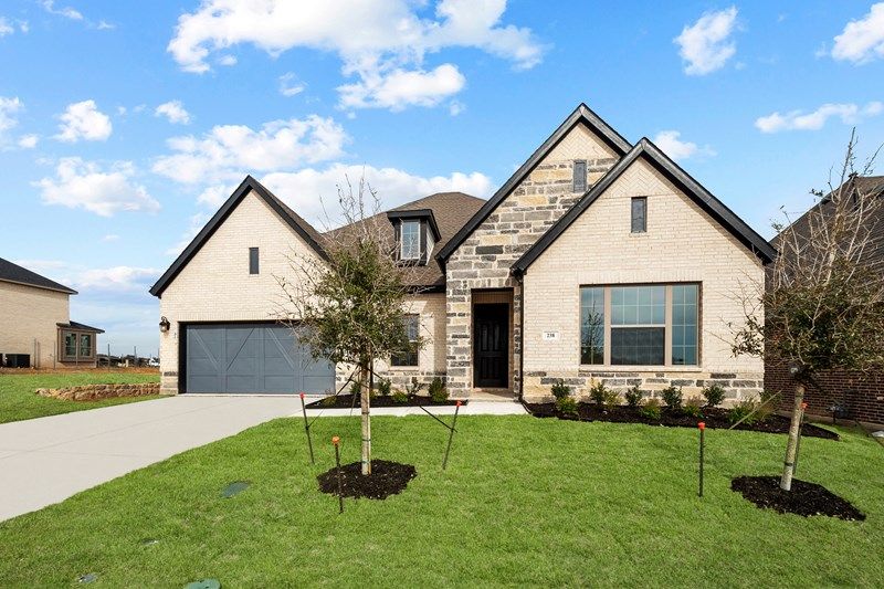 Redden Farms Executive Series in Midlothian, TX New Homes by David