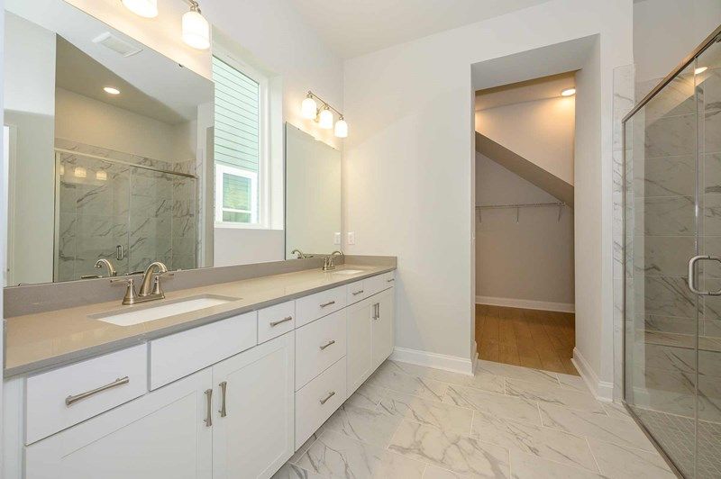 The Flourish - Owner's Bath