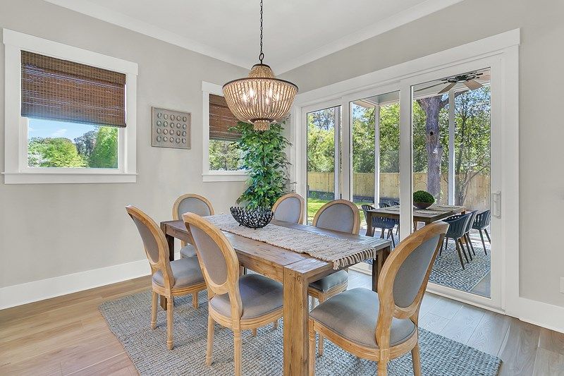 The Bridgeside - Dining Room