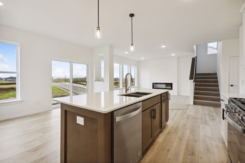 The Crestwood - Kitchen